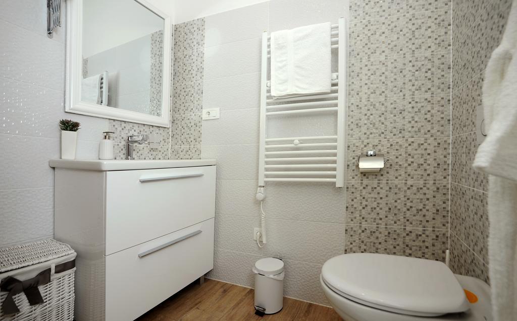 Apartments Lavanda & Rozmarin สปลิท ภายนอก รูปภาพ
