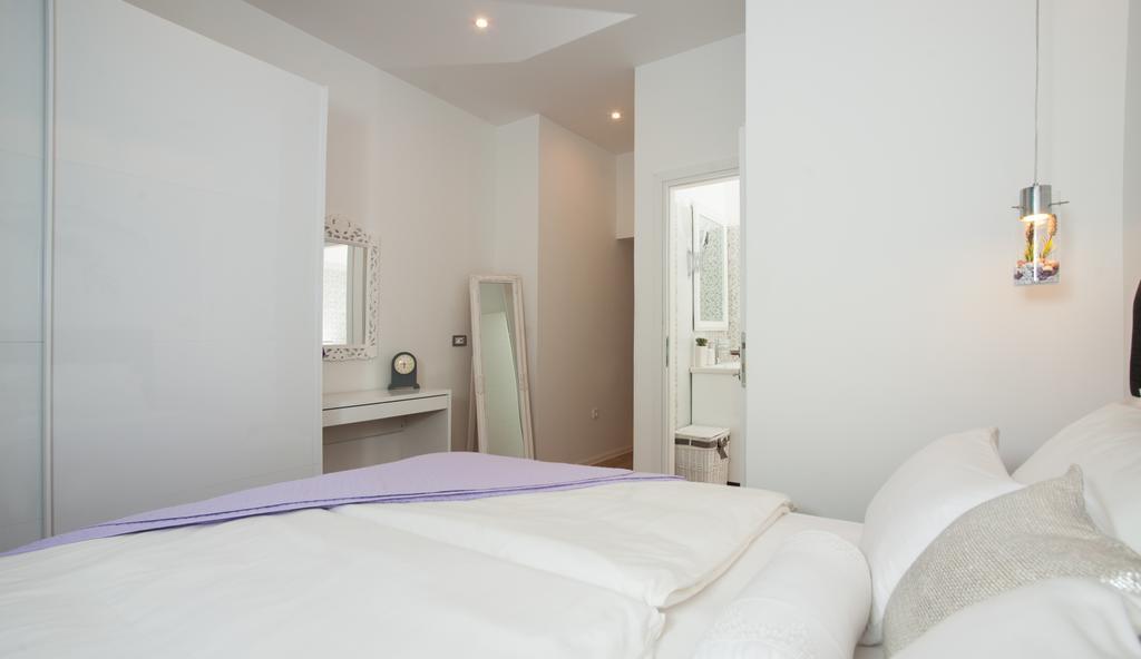 Apartments Lavanda & Rozmarin สปลิท ภายนอก รูปภาพ