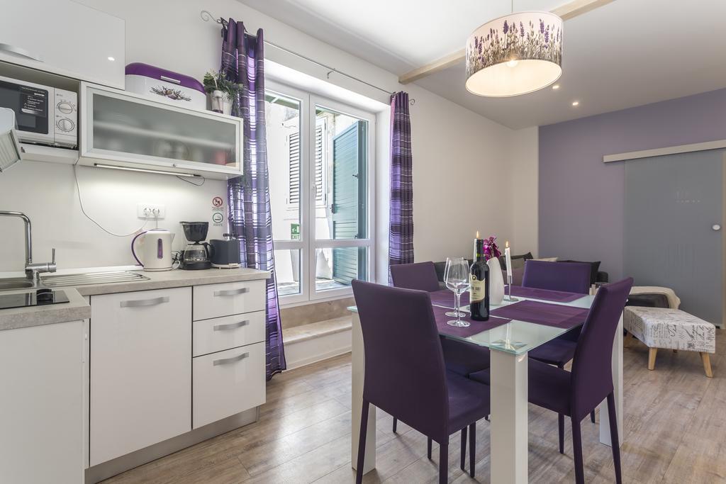Apartments Lavanda & Rozmarin สปลิท ภายนอก รูปภาพ