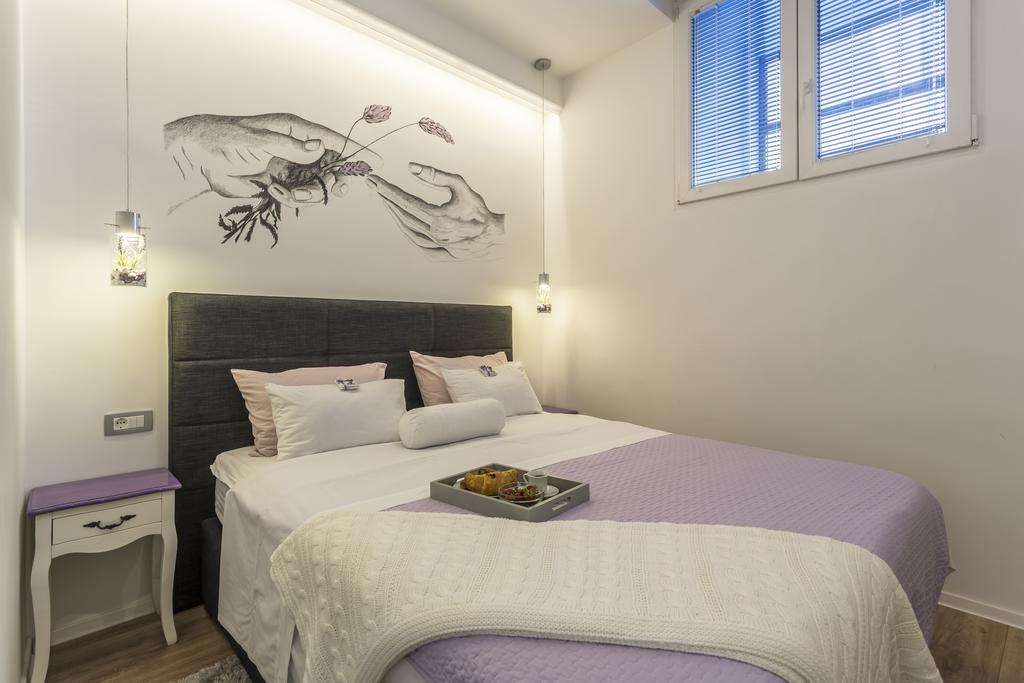 Apartments Lavanda & Rozmarin สปลิท ภายนอก รูปภาพ