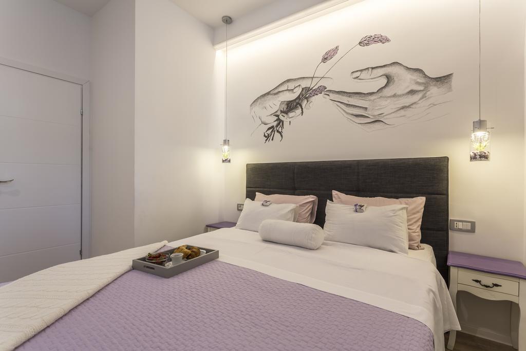 Apartments Lavanda & Rozmarin สปลิท ภายนอก รูปภาพ