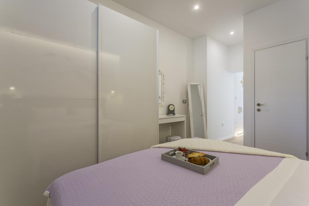 Apartments Lavanda & Rozmarin สปลิท ภายนอก รูปภาพ